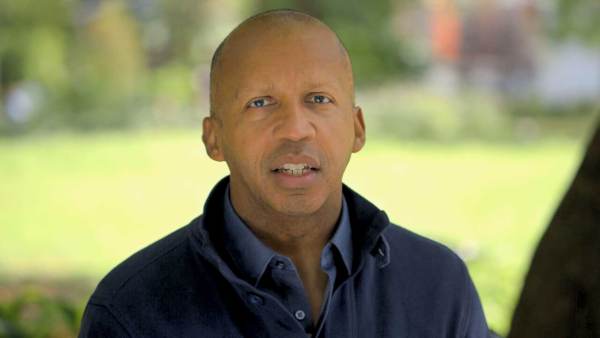 Portrait of Bryan Stevenson.